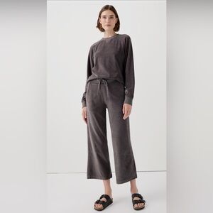 Women's Charcoal Cropped Lounge Pants